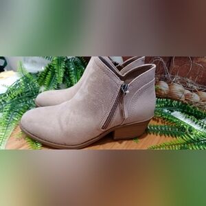 Arizona Coachella Women's Stone Memory Foam Booties. Sz 6W